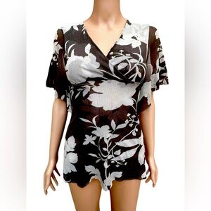 White House Black Market Double‎ Layer Flutter Sleeve Top XS